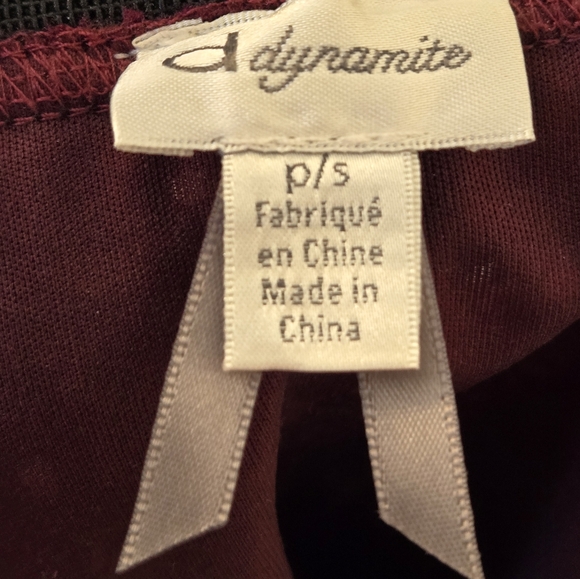 (S) Dynamite Pink Lace Lined Skirt - Picture 3 of 4